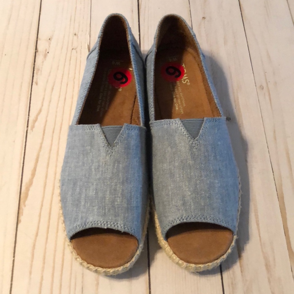 Tom’s  Alpargata Open Toe shoe size 6 NWOB